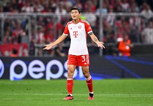 一竞技-图片报:金玟哉自10月以来跟腱一直有问题,并已经升级为炎症