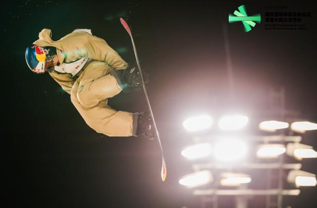 一竞技官网-苏翊鸣两跳失误无缘登领奖台 状态欠佳仍敢放大招